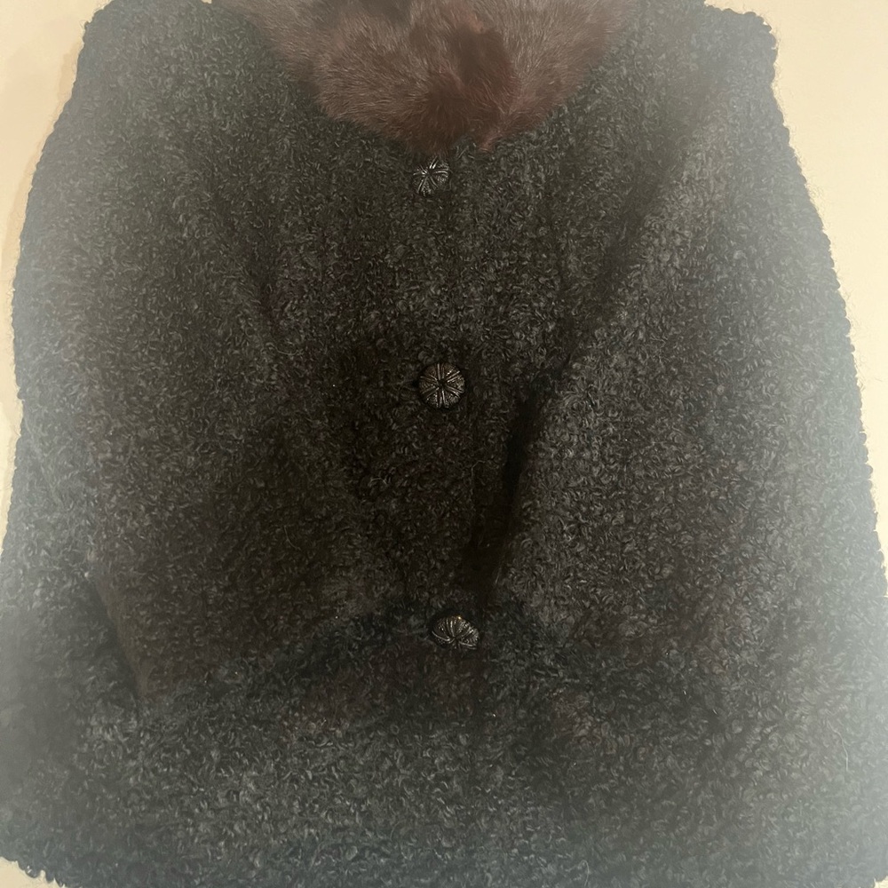Vintage Black Jacket With Fur Collar Styled By Winter Size Small.